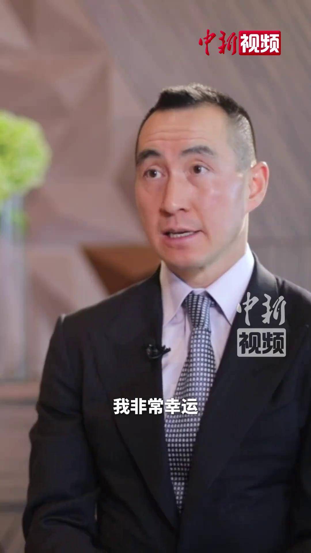 必威体育app-何猷君冲上热搜：被曝拖欠80名主播半年工资，员工集体讨薪