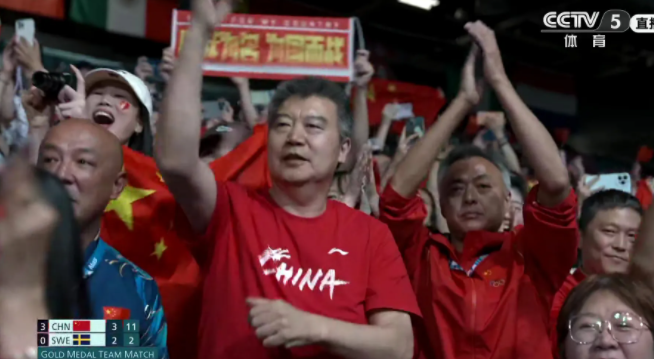 瑞典运动员连续发力，奋勇夺得金牌