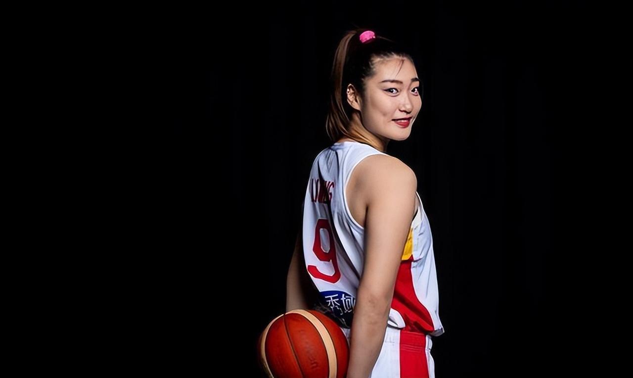 女篮球员创造历史纪录，荣获荣誉